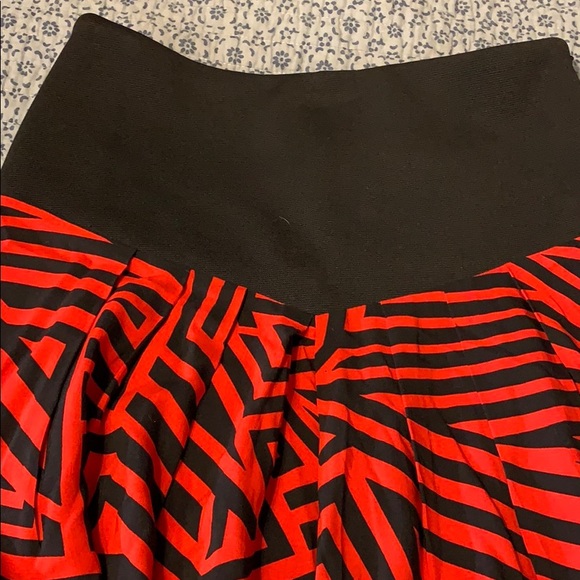 Kardashian high waisted skirt - Picture 5 of 5